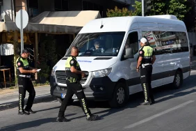 Yalova'da Korsan Servis Araçlarına Geçit Yok! Belediye Denetimleri Sıklaştırdı 11 Yalova'da Korsan Servis Araçlarına Geçit Yok! Belediye Denetimleri Sıklaştırdı