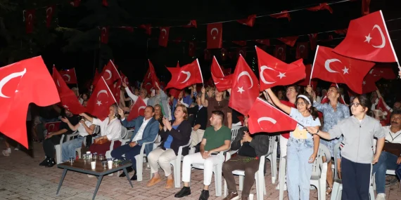Çiftlikköy’de Zafer Coşkusu Konserle Taçlandı