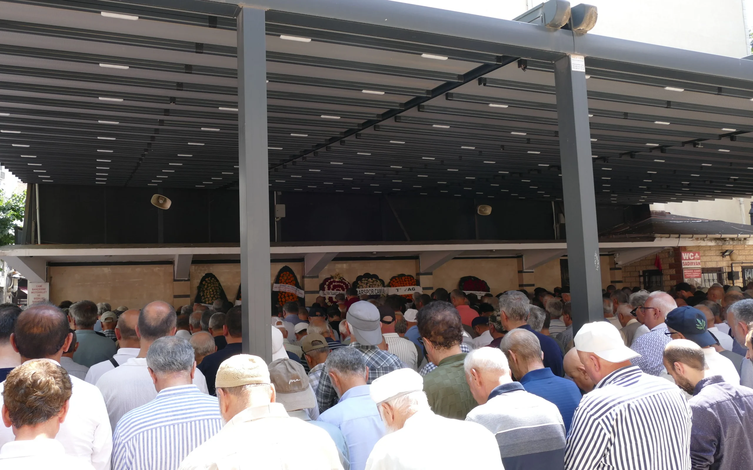 Koçal Ailesinin Ulu Çınarı Günel Koçal Son Yolculuğuna Uğurlandı 6 Koçal Ailesinin Ulu Çınarı Günel Koçal Son Yolculuğuna Uğurlandı