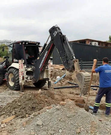 Yalova Belediyesi Ekipleri Kentin Dört Bir Yanında Çalışıyor 8 Yalova Belediyesi Ekipleri Kentin Dört Bir Yanında Çalışıyor