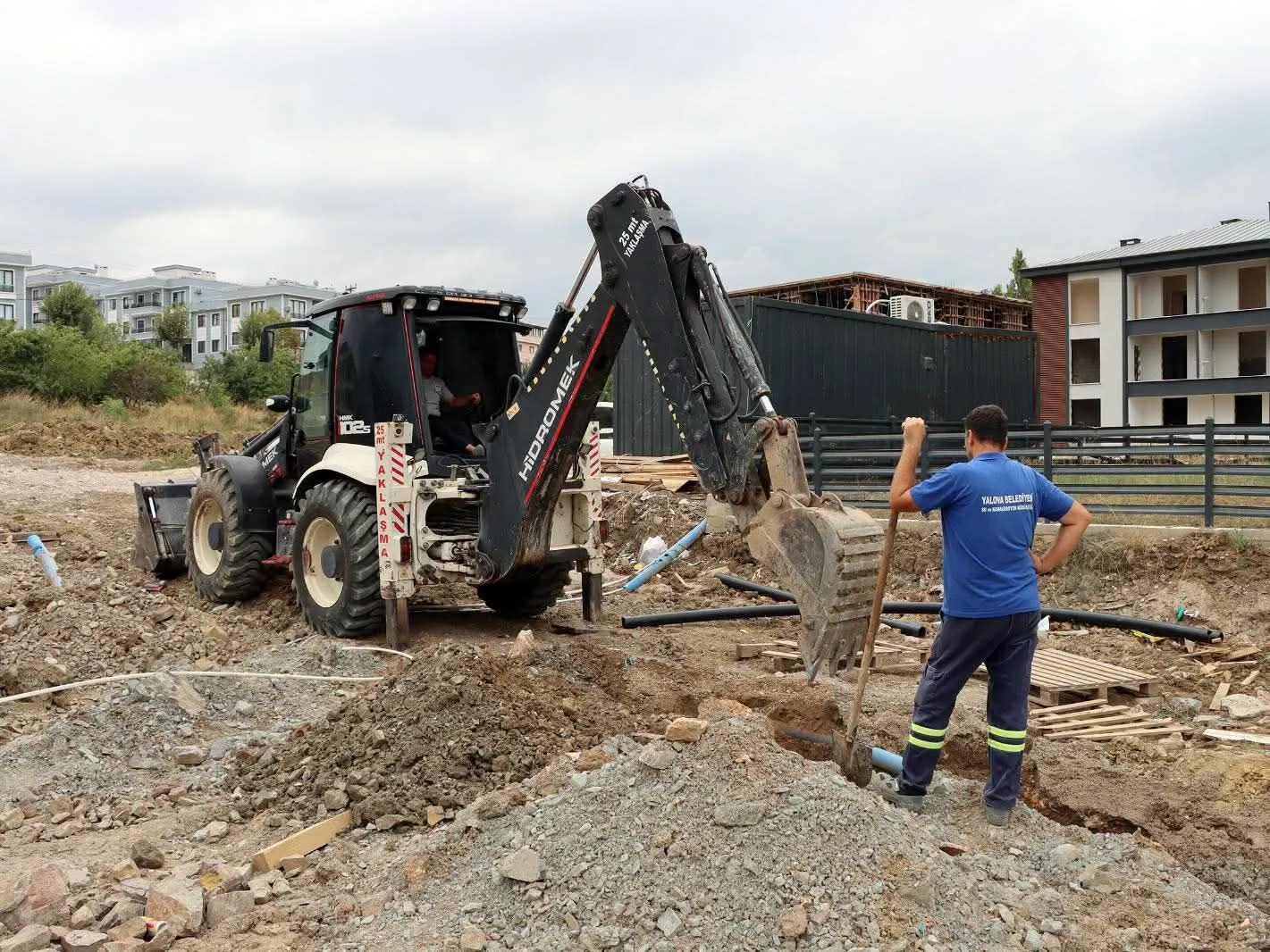 Yalova Belediyesi Ekipleri Kentin Dört Bir Yanında Çalışıyor