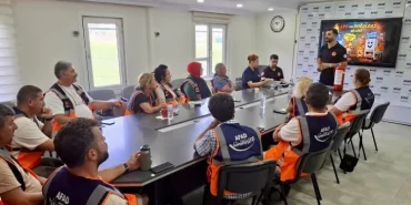 Yalova Belediyesi’nden AFAD Gönüllülerine Yangın Güvenliği Eğitimi 2 Yalova Belediyesi’nden AFAD Gönüllülerine Yangın Güvenliği Eğitimi